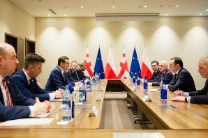 [VIDEO] Premier w Gruzji: zgadzamy się, że trzeba robić wszystko, aby wspomóc Ukrainę walczącą o wartości europejskie. Zdecydowane pakiety sankcji wobec Rosji